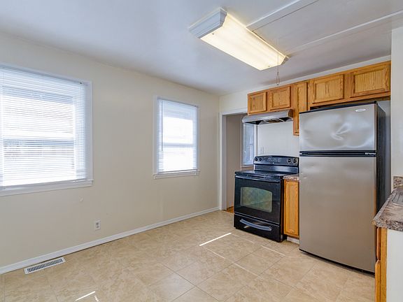 5th image of 31 Fiske St