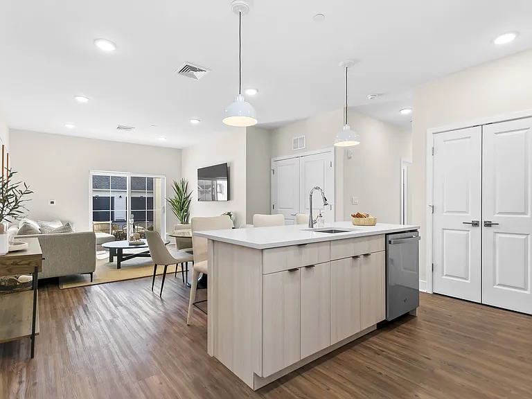Riverpointe Cheshire — Photo 1