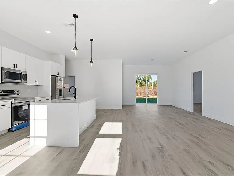 3699 SW 169th Pl — Photo 8