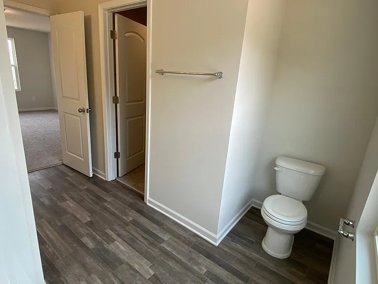 1542 Catskill Way — Photo 28