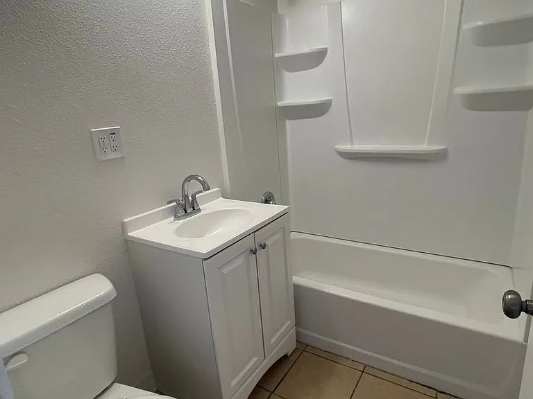 2946 Ogden Ave — Photo 19