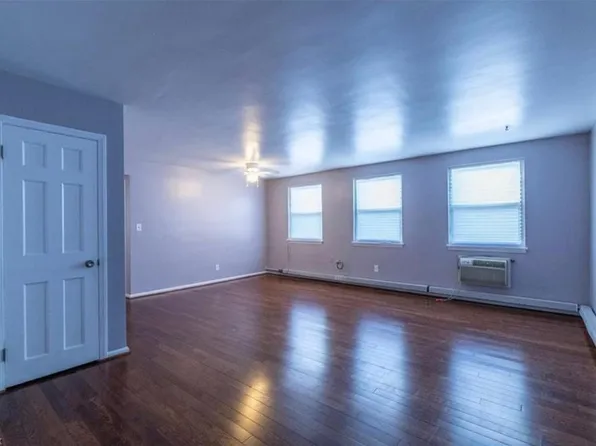 13797 Cedar Rd APT 104C, South Euclid, OH 44118