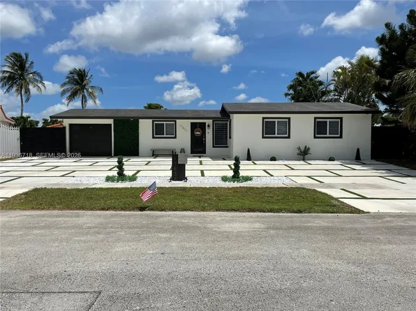 17831 NW 84th Ct, Hialeah, FL 33015