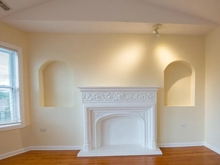7554 N Claremont Ave #2 — Photo 4