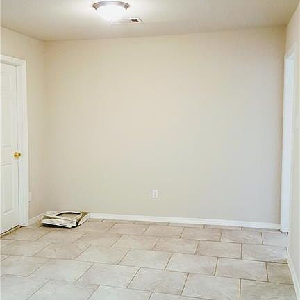 5th image of 4374 McCart Ave