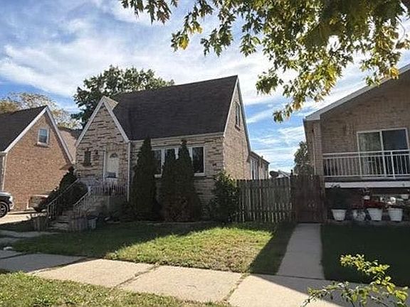 2nd image of 7337 W 55th Pl