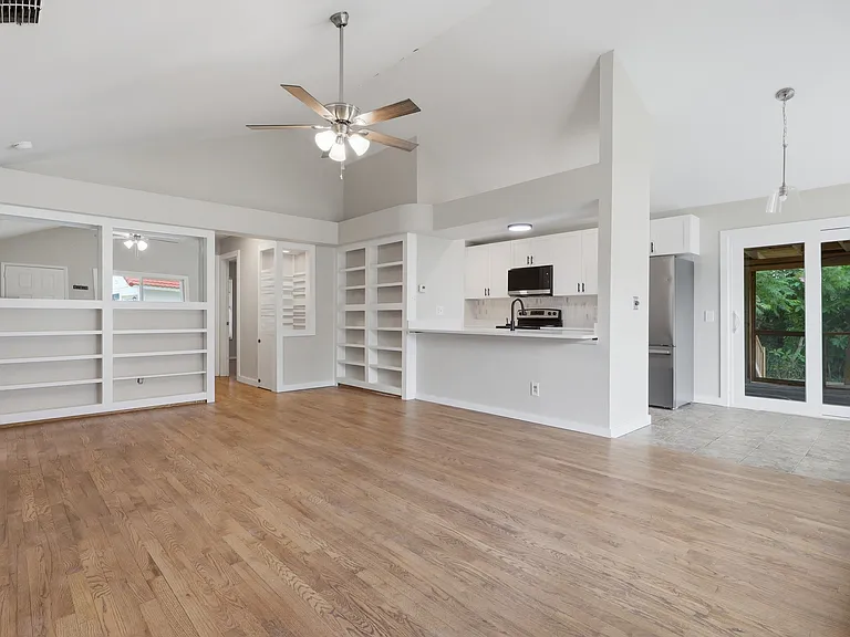 3751 Mackenzie Ct — Photo 5