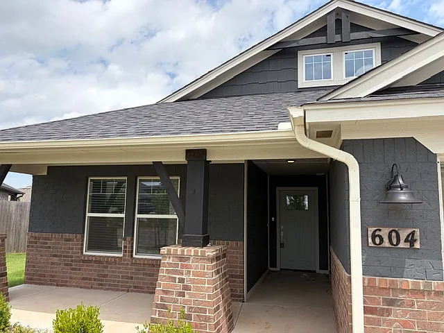 3 bed, 1385 sqft, $1,840 — Photo 3