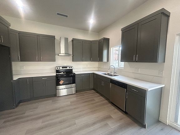 4th image of 3319 Montclair St #1/2