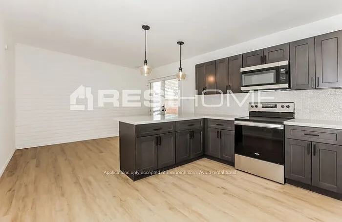 1314 E Del Rio Dr — Photo 4