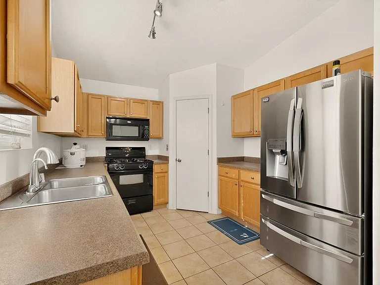 531 Manistee St SE — Photo 12