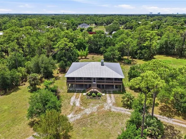 6650 Chipper LN, NORTH FORT MYERS, FL 33917