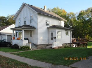 52 Montezuma St, Lyons, NY 14489