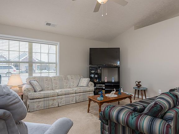 4th image of 2400 Rockaway Pl