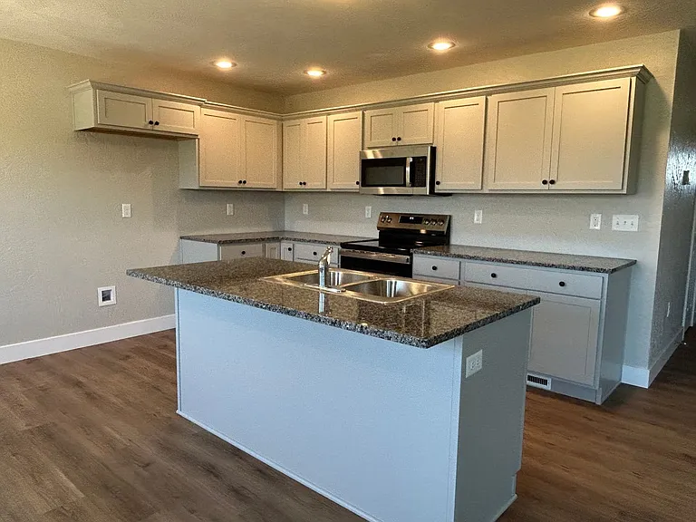 3861 W Freeman St — Photo 2
