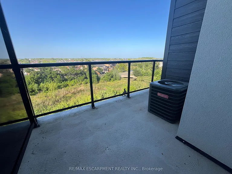 640 Sauve St #509 — Photo 9
