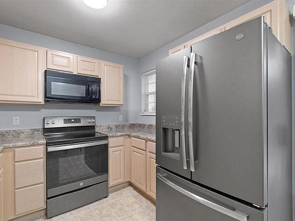 5th image of 1249 Woodland Point Dr APT I