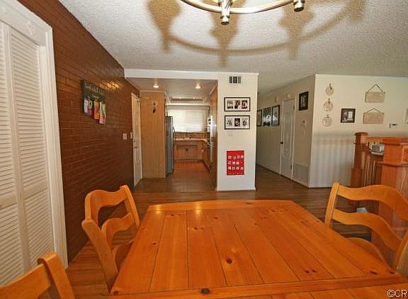 4th image of 2203 E South Redwood Dr