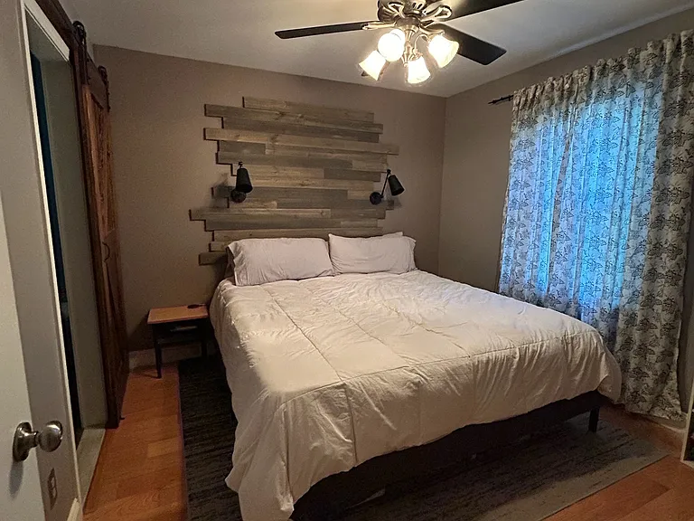 818 N Main St — Photo 17