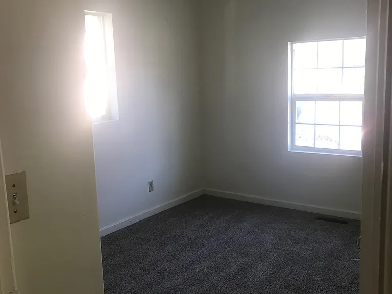 1121 California Ave — Photo 3