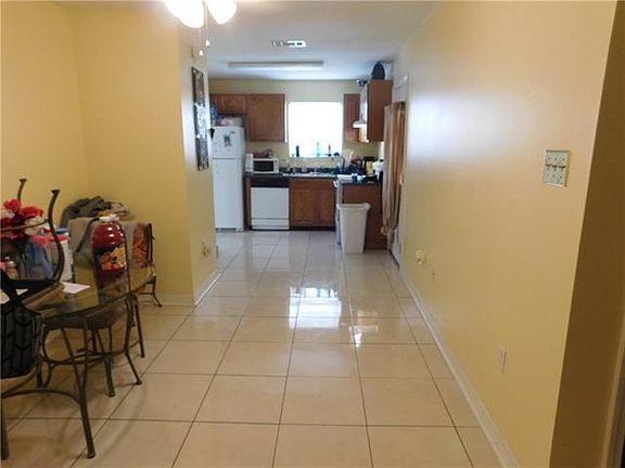 4th image of 923 W Chante Ct