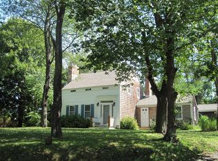 1981 Montauk Hwy, Bridgehampton, NY 11932