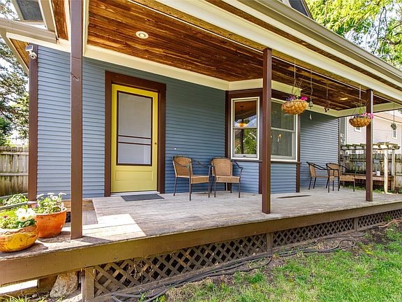 3rd image of 811 6th St