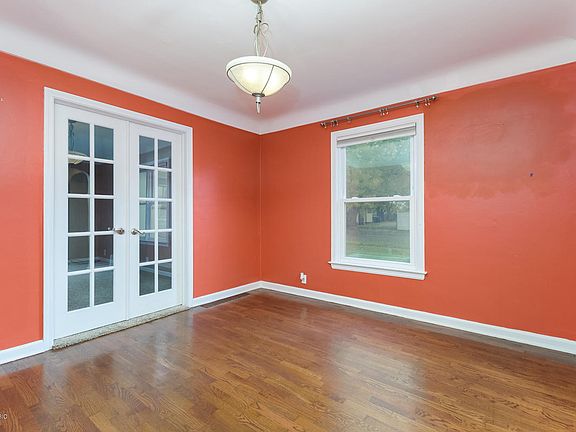 3rd image of 227 Nelson Ave