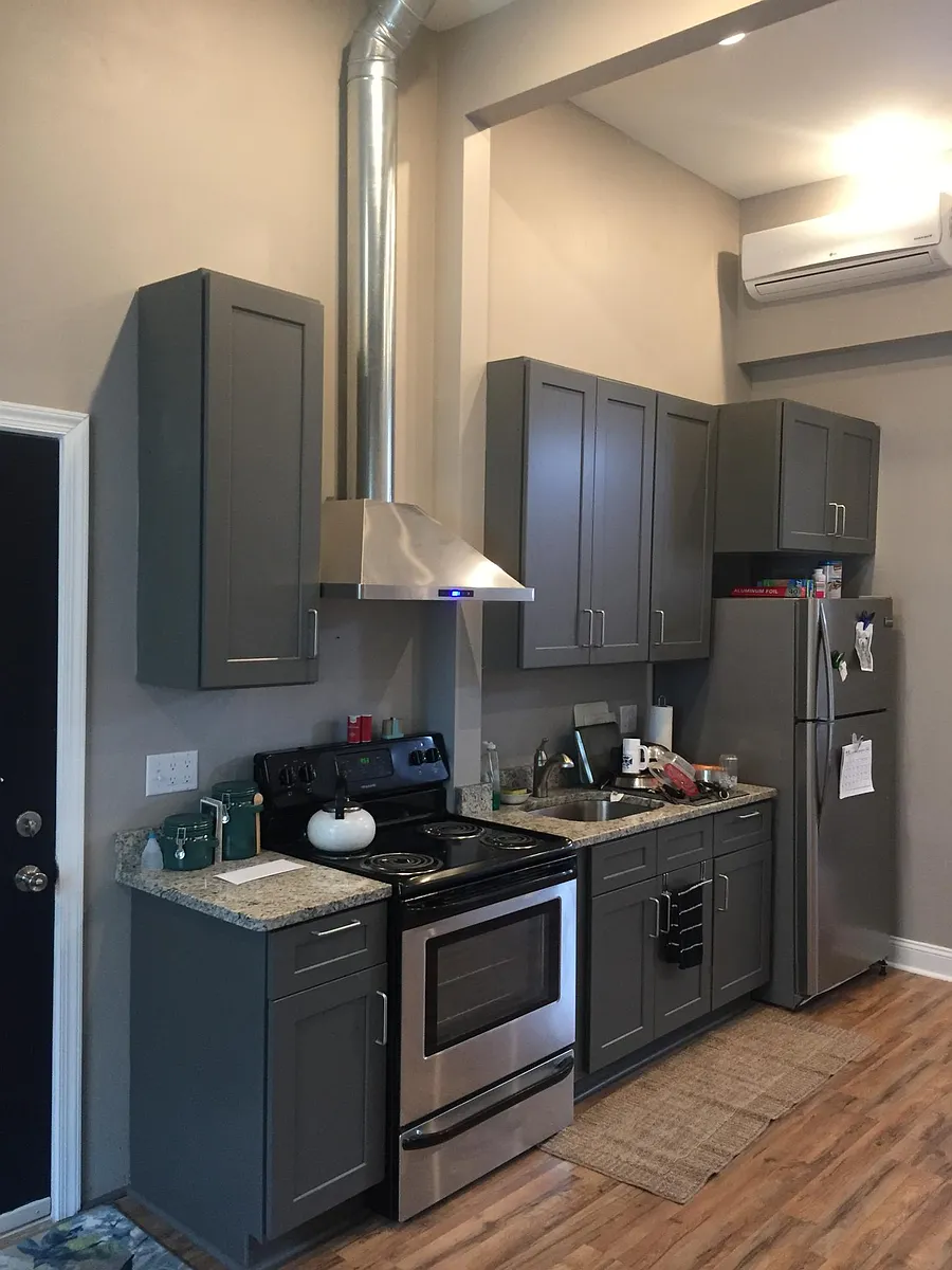 Building Photo - 602 W King St #1