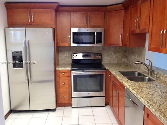 3rd image of 200 SE 5th Ave APT 302