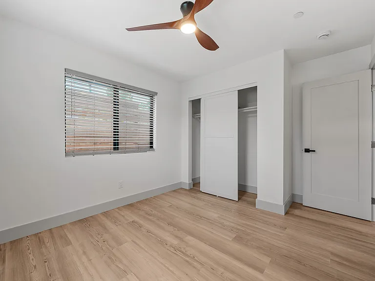 1116 Golden Rd — Photo 17