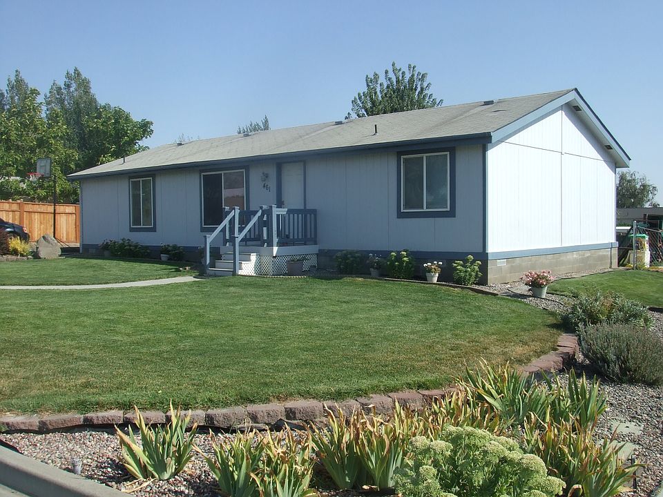 Front of House w/ landscape