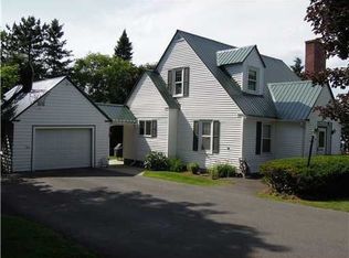 16 Hillside St, Presque Isle, ME 04769