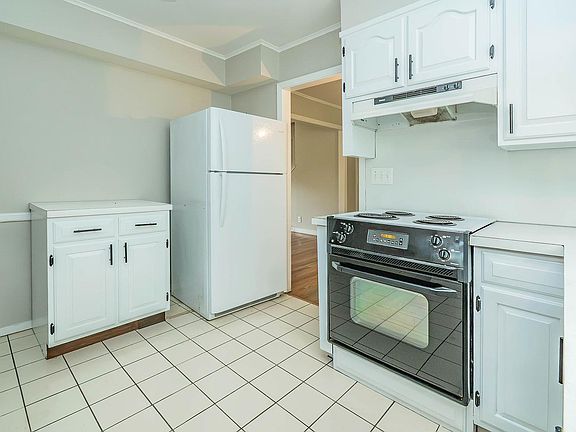 4th image of 65 Beechwood Dr