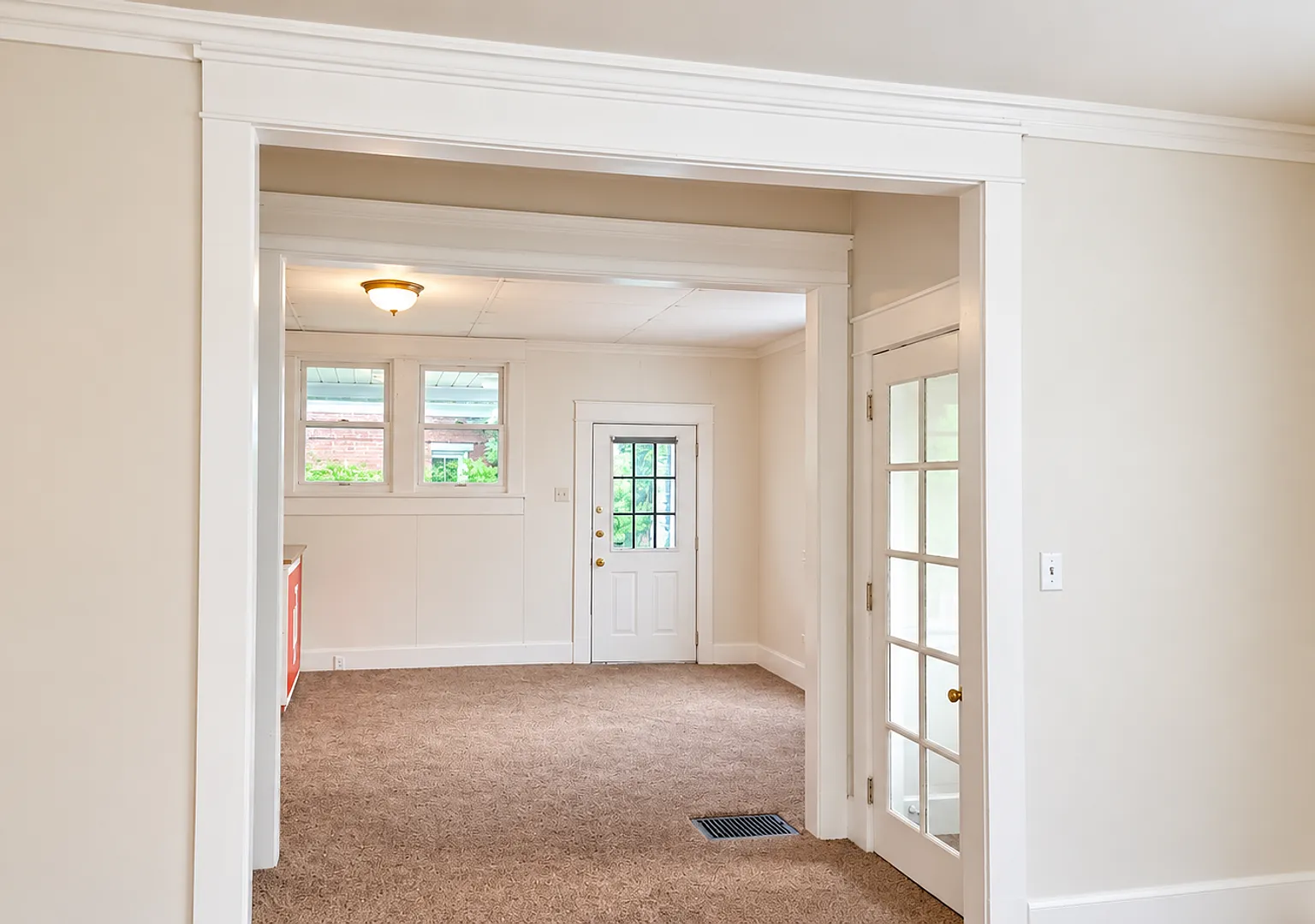 100 E Cottage Grove Ave — Photo 4
