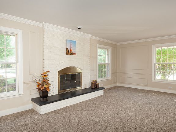 4th image of 118 Graymoor Ln