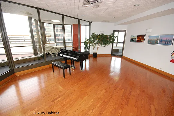 Rented by Luxury Habitat | media 34