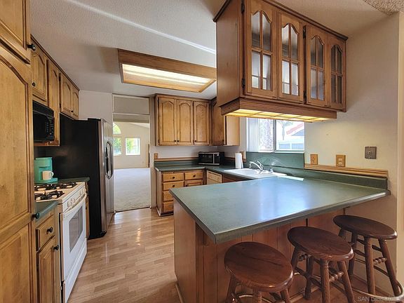 5th image of 4693 Rose Dr