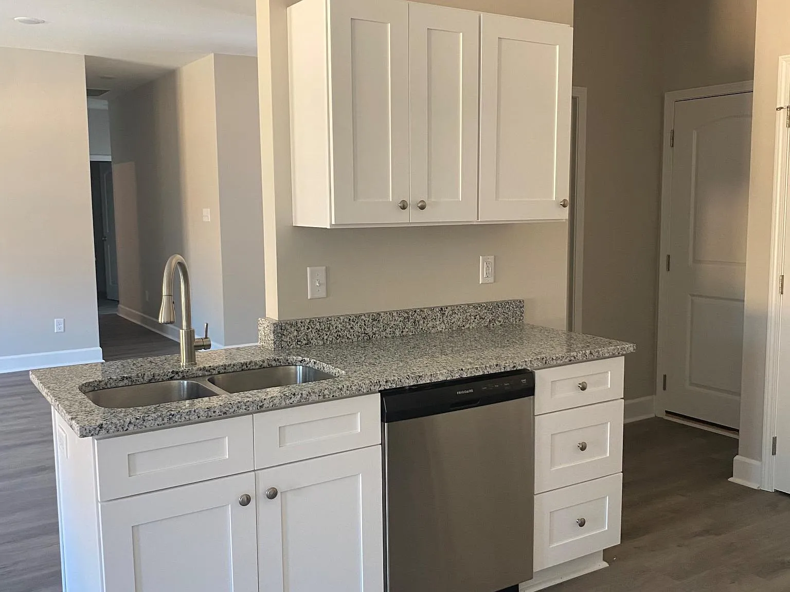 3 bed, 1685 sqft, $1,850 — Photo 4