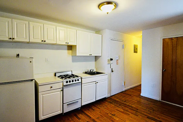 Rented by Corcoran | media 27