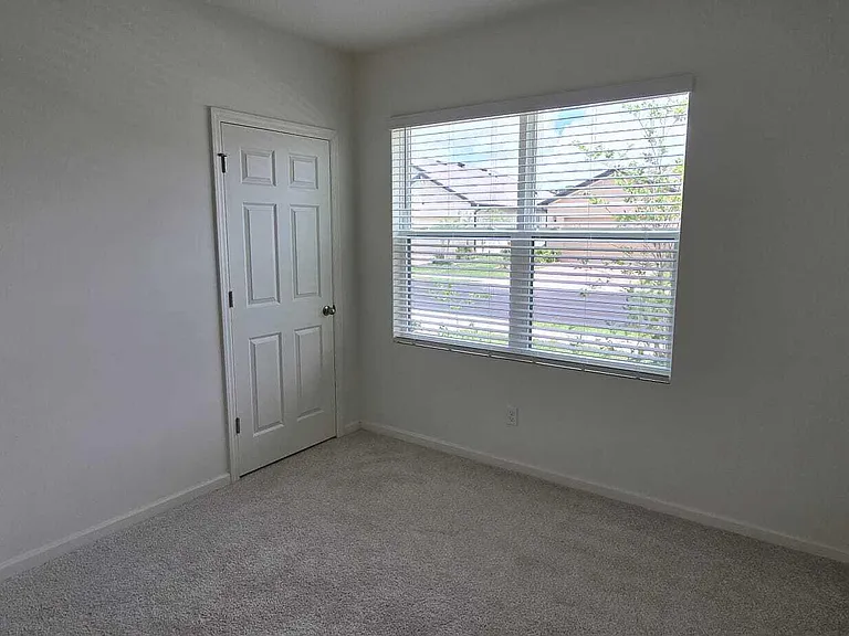 528 Seafoam Cir — Photo 11