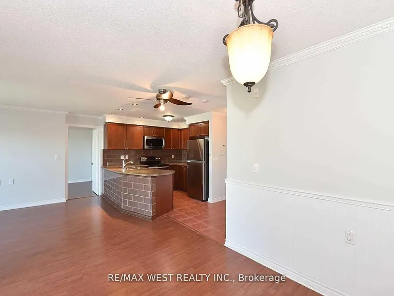 935 Sheppard Ave W #Penthouse 810 — Photo 19