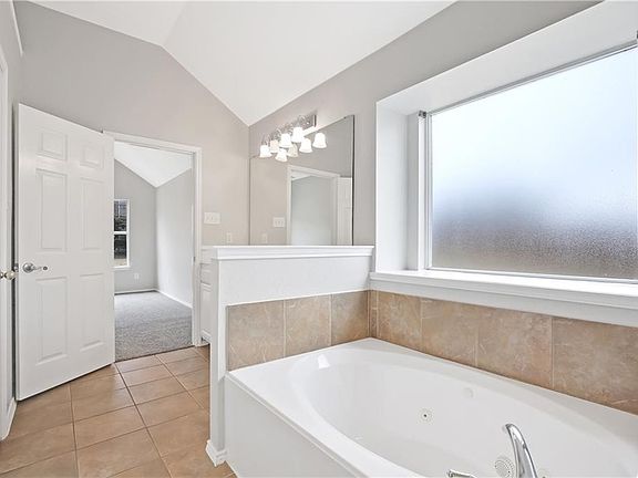 4th image of 8161 Keechi Creek Ct