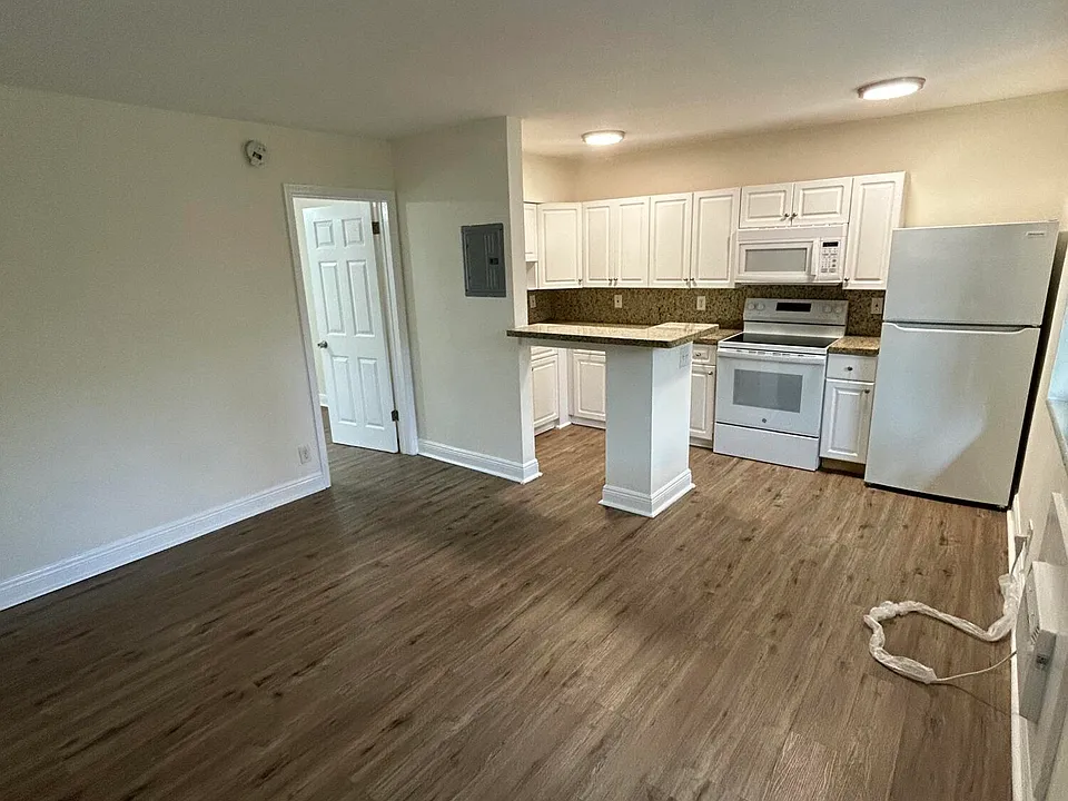 921 NE 17th Ave #4