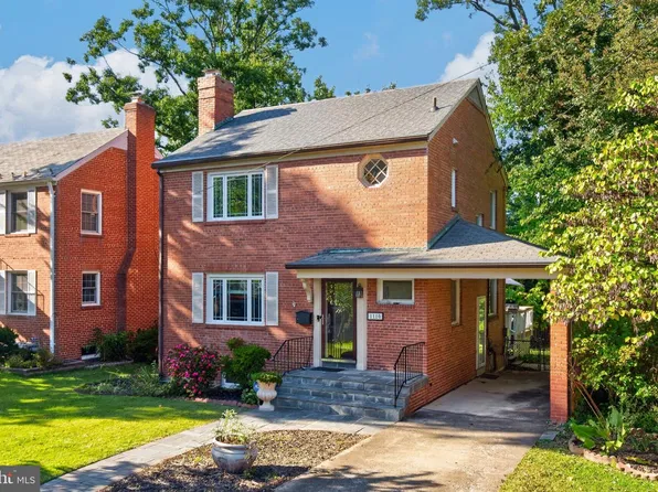 1110 Holton Ln, Takoma Park, MD 20912