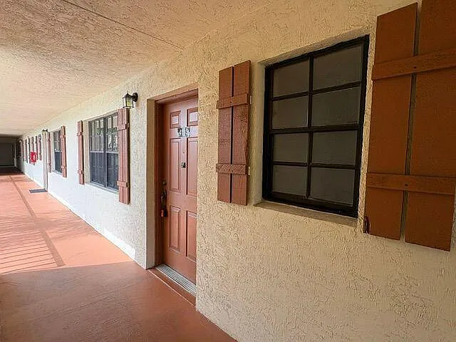 2 bed, 2.0 bath, 883 sqft, $1,900 — Photo 2