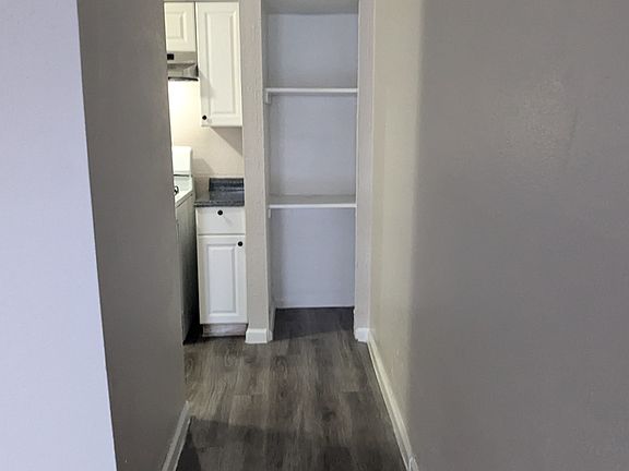 3rd image of 402 Church St