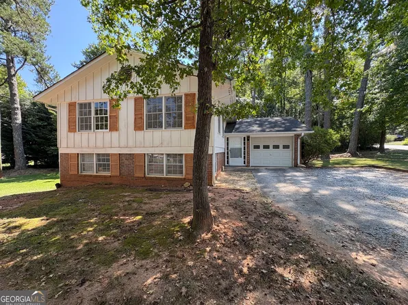 595 Camelot Dr, Athens, GA 30606