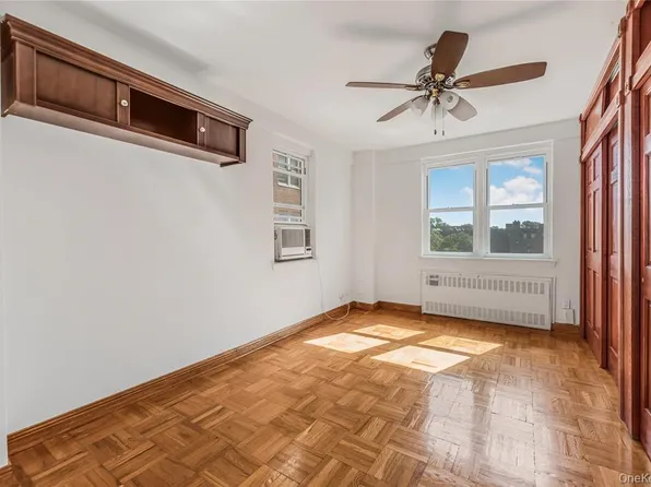 3725 Henry Hudson Parkway West image 9 of 27