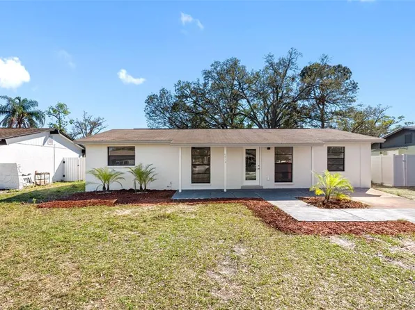 6514 Runningwoods Dr, Tampa, FL 33634